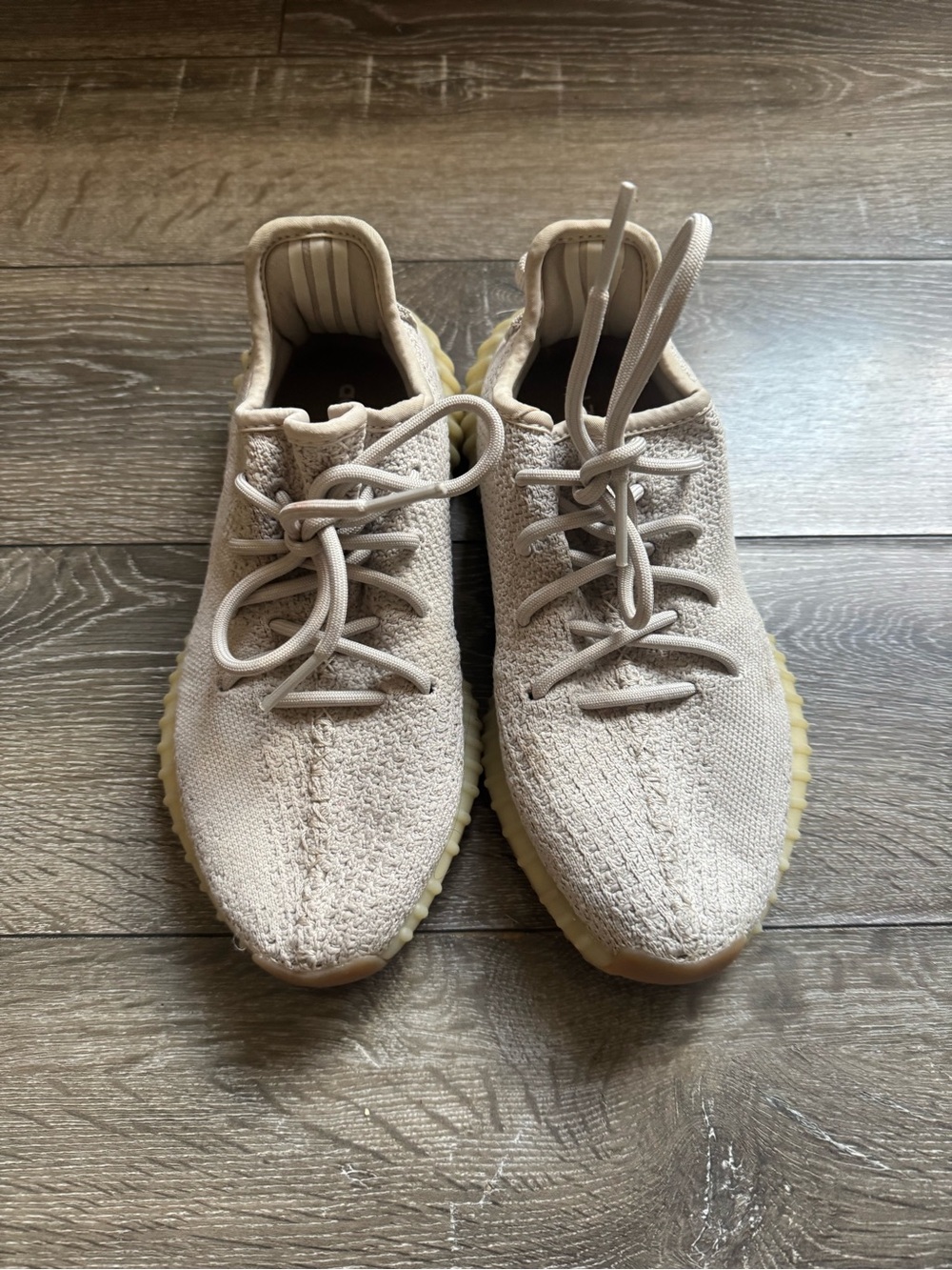 Adidas Yeezy sesame. Used once


No box - Picture 2 of 4